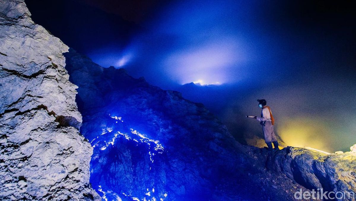 Kawah Ijen: Menyaksikan Keajaiban Api Biru dan Keindahan Alam yang Mempesona